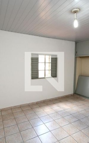 Casa para alugar com 80m², 2 quartos e sem vagaQuarto 1