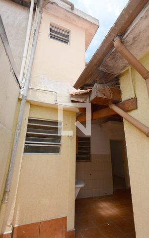 Casa para alugar com 80m², 2 quartos e sem vagaEntrada