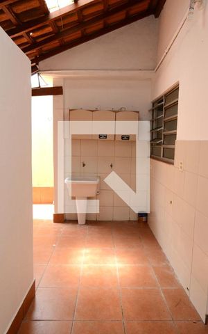 Casa para alugar com 80m², 2 quartos e sem vagaÁrea de Serviço