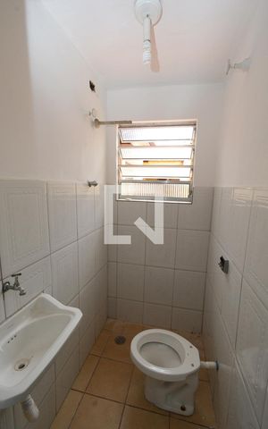 Casa para alugar com 80m², 2 quartos e sem vagaBanheiro
