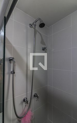 Casa de condomínio à venda com 350m², 5 quartos e 2 vagas Casa de condomínio à venda com 350m², 5 quartos e 2 vagasSuíte 3 - Banheiro