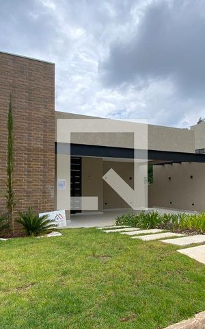 Casa de condomínio à venda com 200m², 4 quartos e 4 vagasFachada