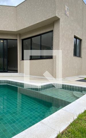 Casa de condomínio à venda com 200m², 4 quartos e 4 vagasÁrea comum - Piscina