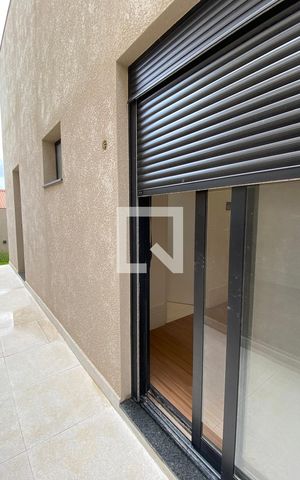 Casa de condomínio à venda com 200m², 4 quartos e 4 vagasCorredor