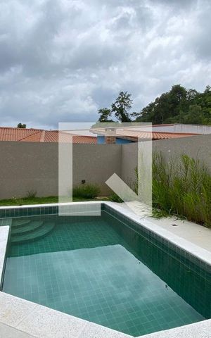 Casa de condomínio à venda com 200m², 4 quartos e 4 vagasÁrea comum - Piscina