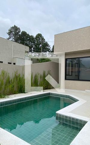 Casa de condomínio à venda com 200m², 4 quartos e 4 vagasÁrea comum - Piscina