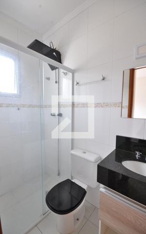 Casa de condomínio para alugar com 63m², 2 quartos e 1 vagaBanheiro do Quarto Suite
