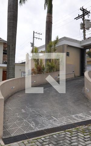 Casa de condomínio para alugar com 63m², 2 quartos e 1 vagaÁrea comum - Rampa de acesso a garagem