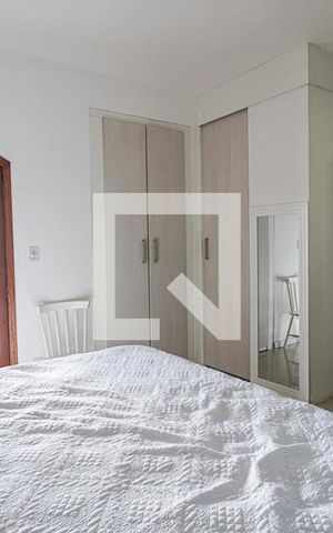 Casa de condomínio à venda com 400m², 4 quartos e 2 vagas Casa de condomínio à venda com 400m², 4 quartos e 2 vagasQuarto 4