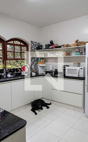 Casa de condomínio à venda com 400m², 4 quartos e 2 vagas Casa de condomínio à venda com 400m², 4 quartos e 2 vagasCozinha