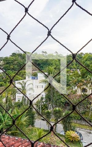 Casa de condomínio à venda com 400m², 4 quartos e 2 vagas Casa de condomínio à venda com 400m², 4 quartos e 2 vagasQuarto 2