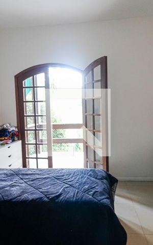Casa de condomínio à venda com 400m², 4 quartos e 2 vagas Casa de condomínio à venda com 400m², 4 quartos e 2 vagasQuarto 1