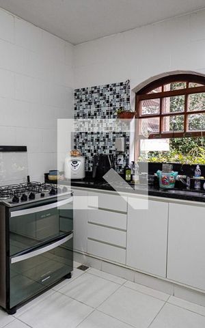 Casa de condomínio à venda com 400m², 4 quartos e 2 vagas Casa de condomínio à venda com 400m², 4 quartos e 2 vagasCozinha