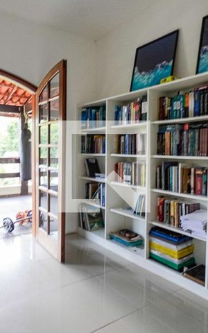 Casa de condomínio à venda com 400m², 4 quartos e 2 vagas Casa de condomínio à venda com 400m², 4 quartos e 2 vagasQuarto 2