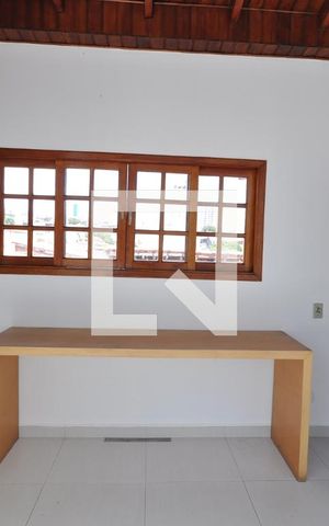 Casa à venda com 280m², 4 quartos e sem vagaEscritório