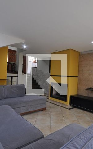 Casa à venda com 280m², 4 quartos e sem vagaSala