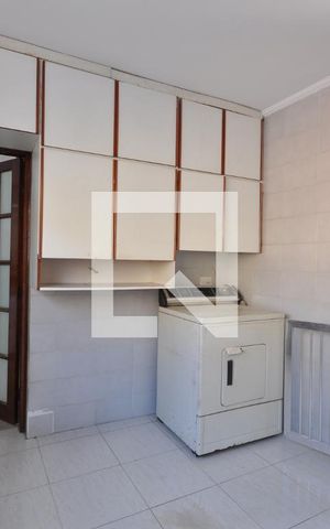 Casa à venda com 280m², 4 quartos e sem vagaÁrea de Serviço