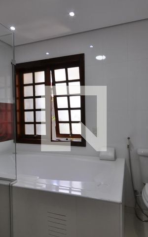 Casa à venda com 280m², 4 quartos e sem vagaBanheiro da Suíte 1