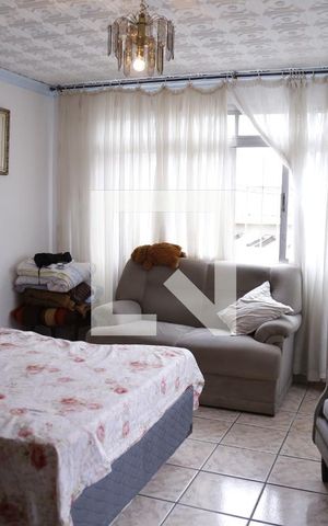 Casa à venda com 130m², 3 quartos e 2 vagasSala