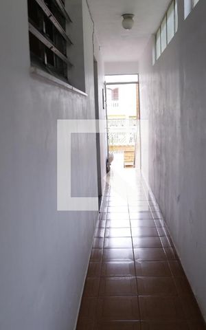 Casa à venda com 130m², 3 quartos e 2 vagasCorredor