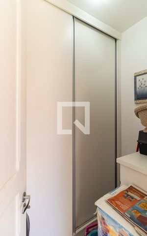 Casa à venda com 100m², 3 quartos e 2 vagas Casa à venda com 100m², 3 quartos e 2 vagasDepósito