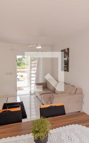 Casa à venda com 90m², 3 quartos e 2 vagasSala
