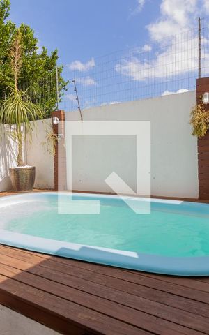 Casa à venda com 90m², 3 quartos e 2 vagasÁrea externa 