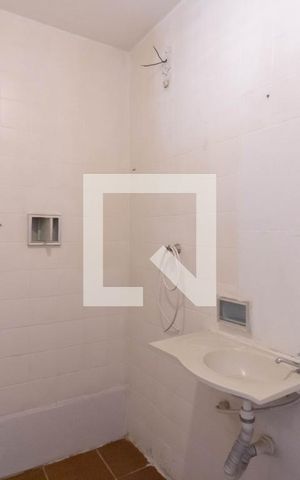 Casa à venda com 100m², 2 quartos e 1 vaga Casa à venda com 100m², 2 quartos e 1 vagaBanheiro
