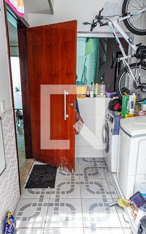 Casa para alugar com 100m², 2 quartos e 1 vagaArea de serviço