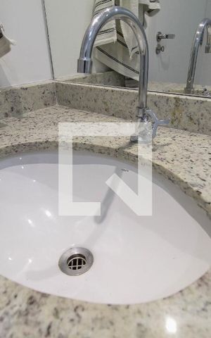 Apartamento à venda com 38m², 2 quartos e sem vaga Apartamento à venda com 38m², 2 quartos e sem vagaBanheiro
