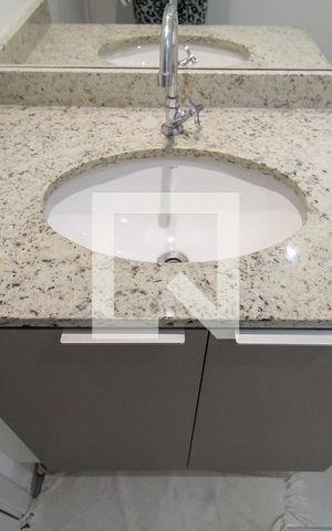 Apartamento à venda com 38m², 2 quartos e sem vaga Apartamento à venda com 38m², 2 quartos e sem vagaBanheiro