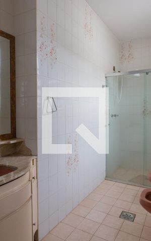 Casa à venda com 752m², 8 quartos e 5 vagas Casa à venda com 752m², 8 quartos e 5 vagasSuíte 2
