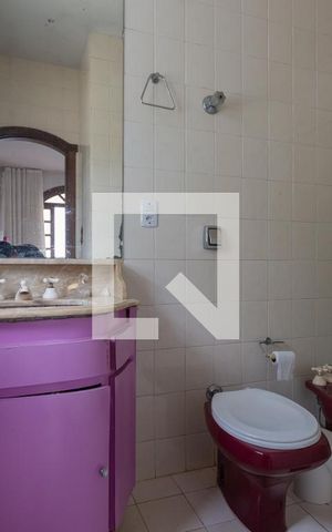 Casa à venda com 752m², 8 quartos e 5 vagas Casa à venda com 752m², 8 quartos e 5 vagasSuíte 3