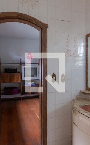 Casa à venda com 752m², 8 quartos e 5 vagas Casa à venda com 752m², 8 quartos e 5 vagasSuíte 2