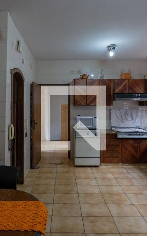 Casa à venda com 752m², 8 quartos e 5 vagas Casa à venda com 752m², 8 quartos e 5 vagasCozinha