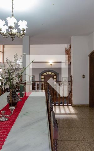 Casa à venda com 752m², 8 quartos e 5 vagas Casa à venda com 752m², 8 quartos e 5 vagasCopa