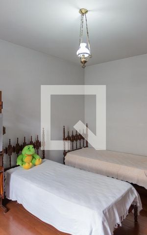 Casa à venda com 752m², 8 quartos e 5 vagas Casa à venda com 752m², 8 quartos e 5 vagasSuíte 2
