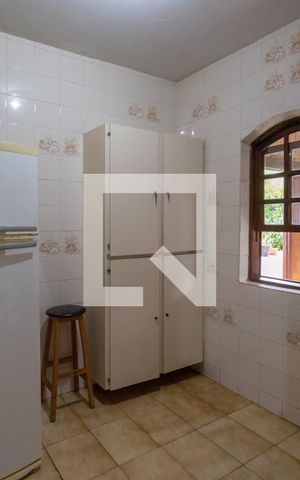 Casa à venda com 752m², 8 quartos e 5 vagas Casa à venda com 752m², 8 quartos e 5 vagasCozinha
