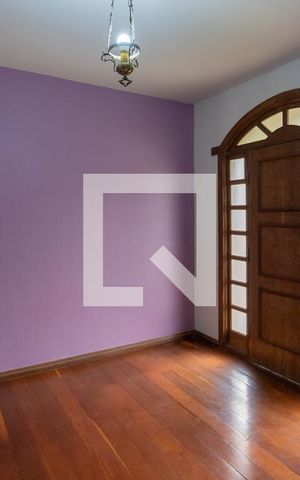 Casa à venda com 752m², 8 quartos e 5 vagas Casa à venda com 752m², 8 quartos e 5 vagasQuarto 2