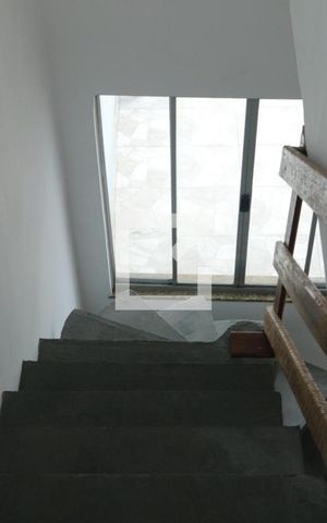 Casa para alugar com 50m², 2 quartos e 1 vagaEscada