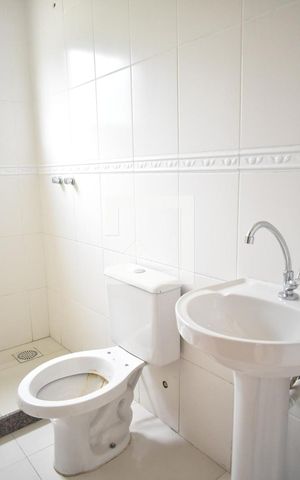 Casa de condomínio à venda com 106m², 2 quartos e 2 vagasBanheiro 2