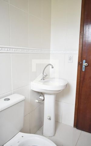 Casa de condomínio à venda com 106m², 2 quartos e 2 vagasBanheiro 2