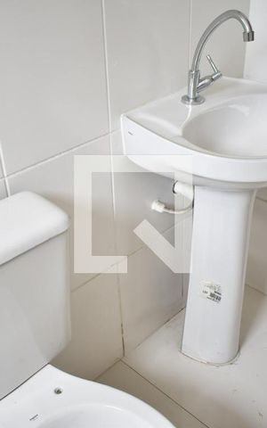 Casa de condomínio à venda com 106m², 2 quartos e 2 vagasBanheiro 2