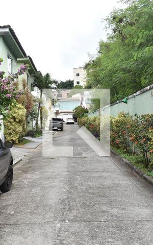 Casa de condomínio à venda com 106m², 2 quartos e 2 vagasCondomínio