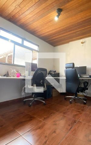 Casa à venda com 150m², 4 quartos e 1 vagaEscritório