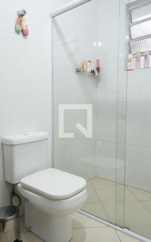 Casa à venda com 340m², 5 quartos e 2 vagas Casa à venda com 340m², 5 quartos e 2 vagasBanheiro