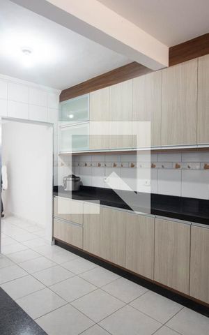 Casa à venda com 252m², 2 quartos e 2 vagasCozinha