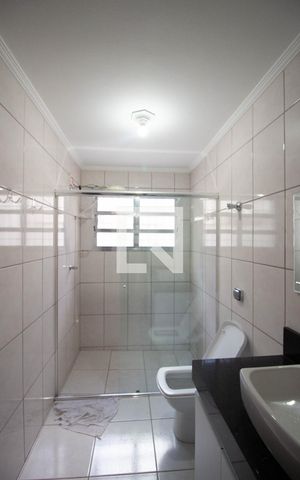 Casa à venda com 252m², 2 quartos e 2 vagasBanheiro
