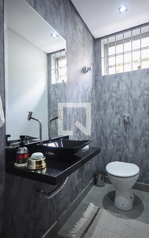 Casa à venda com 219m², 3 quartos e 3 vagas Casa à venda com 219m², 3 quartos e 3 vagasLavabo