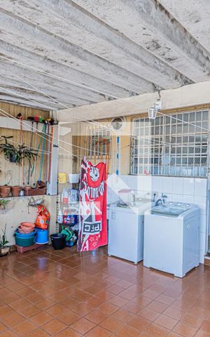 Casa à venda com 160m², 3 quartos e 2 vagas Casa à venda com 160m², 3 quartos e 2 vagasÁrea de Serviço